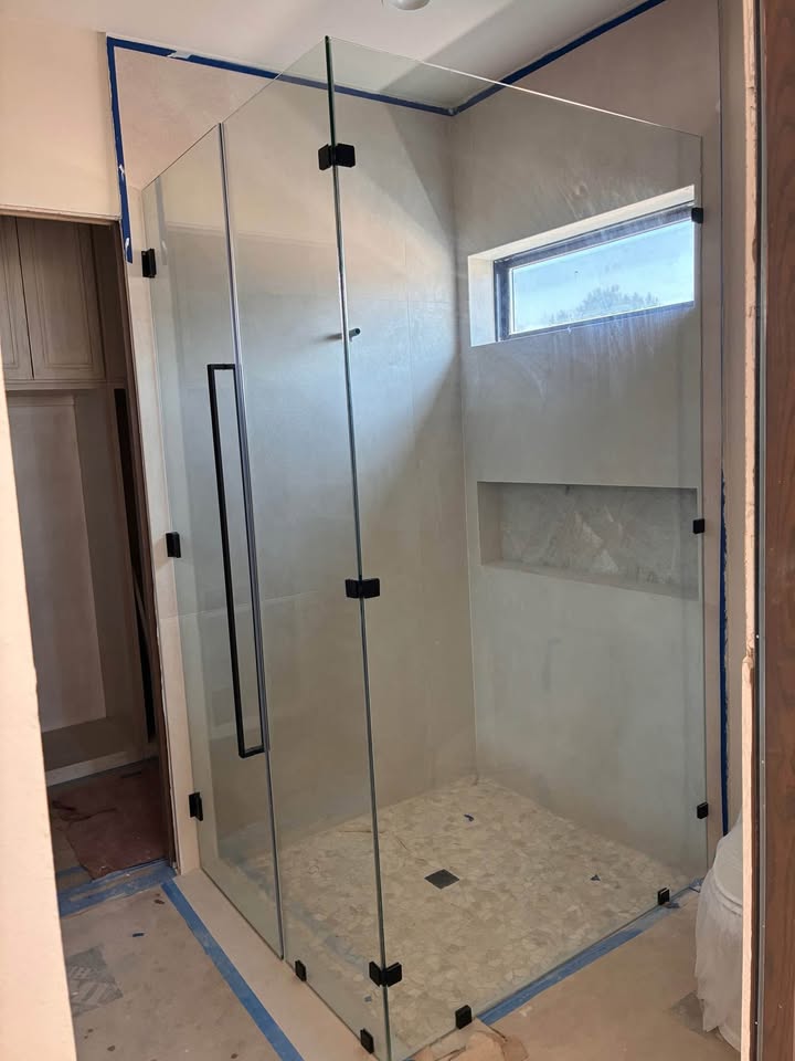 Cancel abatible para baño en Toluca