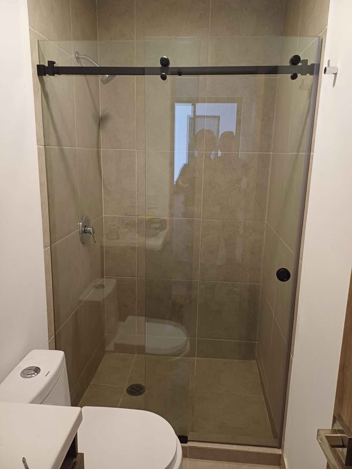 Fabricación de canceles para baño en Toluca