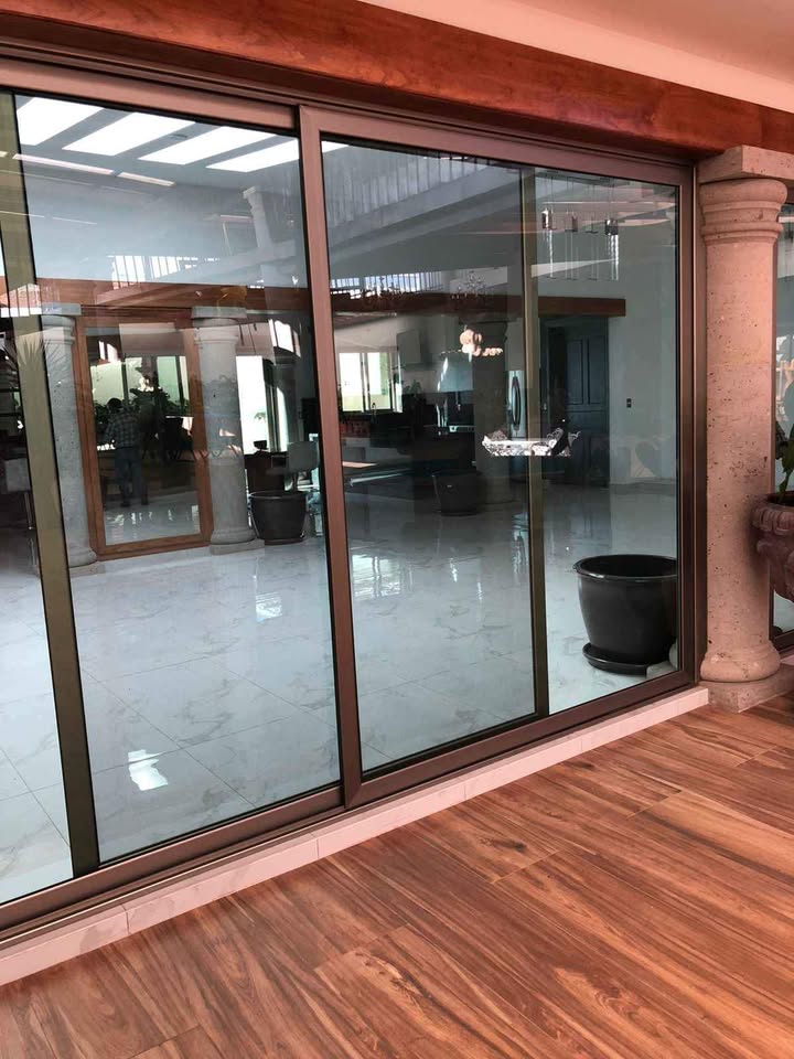 Fabricación de fachadas de cristal en Toluca