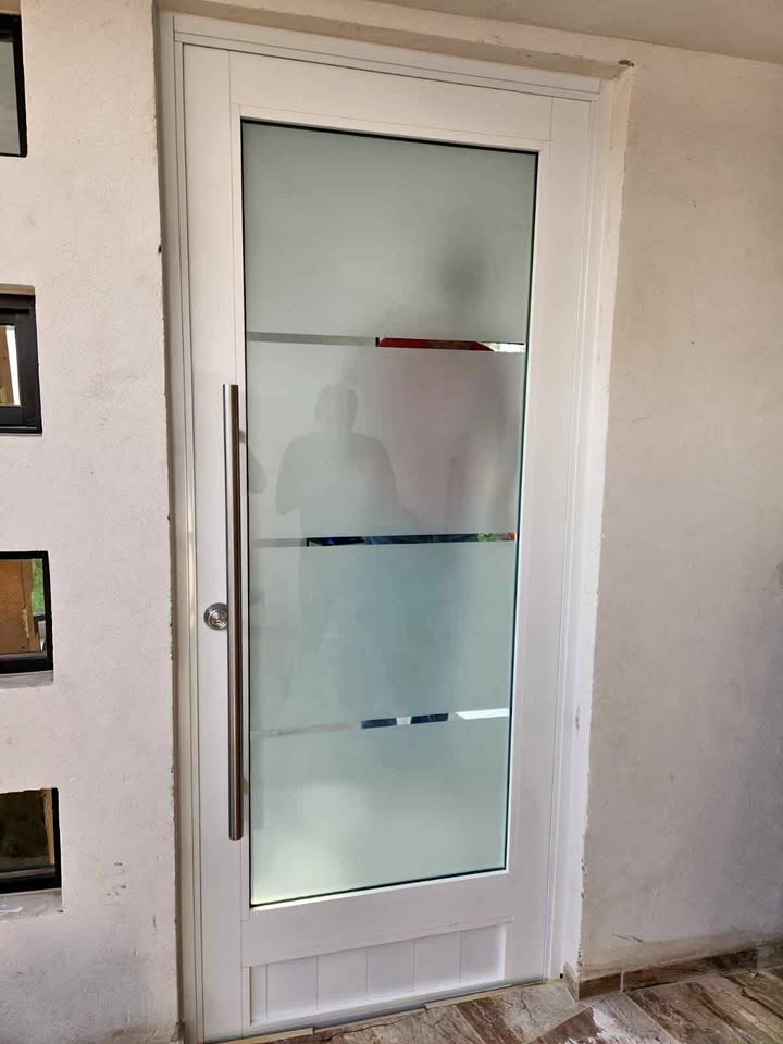 Puertas de cristal para negocios en Toluca
